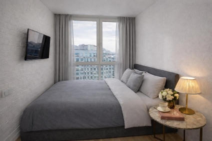 Квартира с кондиционером и панорамным видом на город