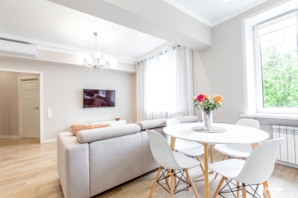 Центр! Немига! Рядом метро, ж.д.вокзал, кондиционер !! В летний период цена договорная