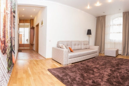 Центр!!! Рядом метро Октябрьская и ж.д.вокзал!!!