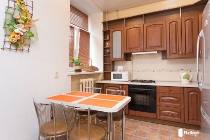 Центр!!! Рядом метро Октябрьская и ж.д.вокзал!!!