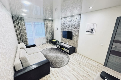 Уютная квартира для проживания с семьёй и команд.