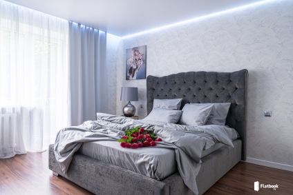 Цена зависит от количества человек и срока проживания.