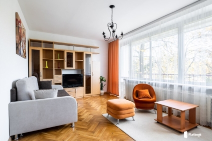 Цена зависит от количества человек и срока проживания