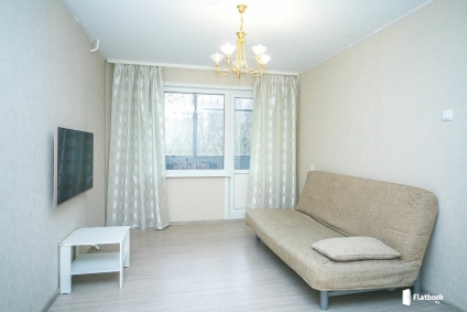 Двушка Зеленый Луг ул.Тикоцкого