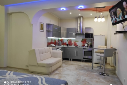 VIP студия. Большая джакузи с подсветкой. Цена реальная