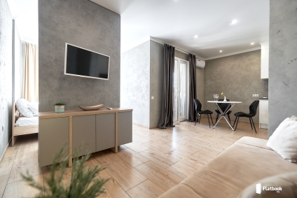 Уютная, атмосферная квартира, с красивым видом из окна.