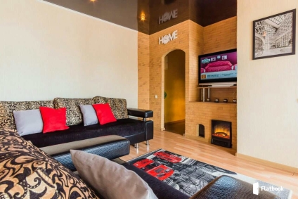 Центр. Вид на площадь Якуба Коласа. Метро у дома