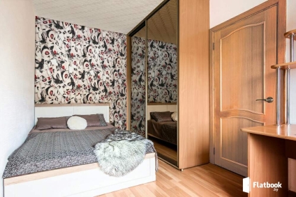 Центр. Вид на площадь Якуба Коласа. Метро у дома