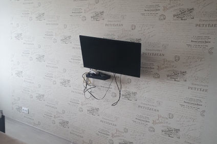 Квартира студия с прекрасным видом из окна.