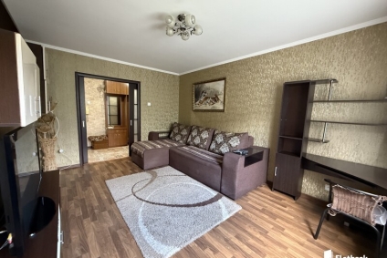 2х комнатная квартира около метро Каменная горка.