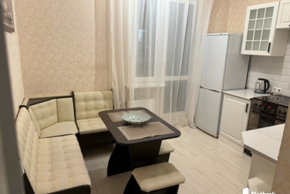 Уютная новая квартира с большой кроватью king-size