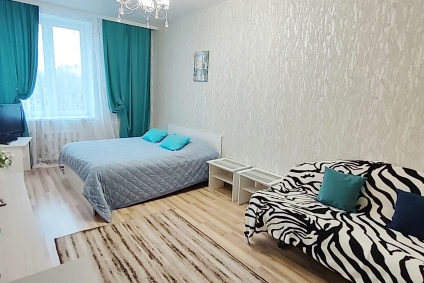 В самом центре Минска, на часы, сутки., цена зависит от количества человек.