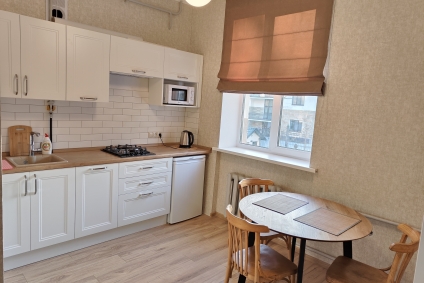 Однокомнатная в центре пл  Якуба Коласа, документы командировочным, новый ремонт