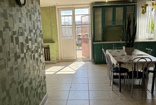 Нововетренная 53