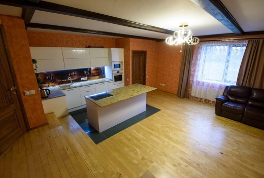 Коттедж на  сутки с бассейном (г. Заславль, ул. Приморская, 45)